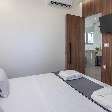 Jimmy's Garden Hotel 3*