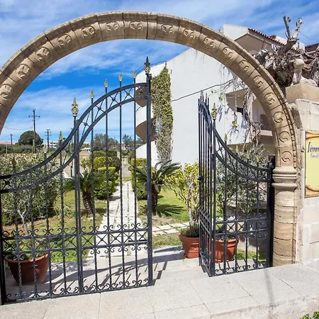 Jimmy's Garden Ξενοδοχείο Φαληράκι