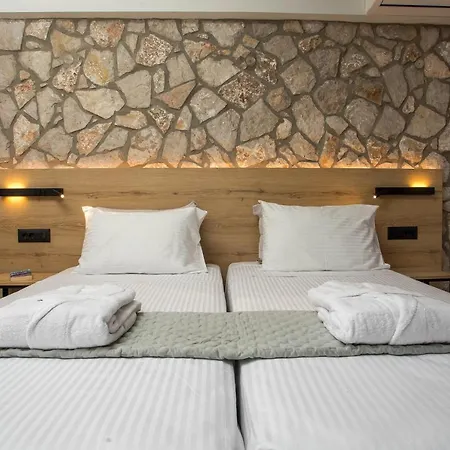 Jimmy's Garden Hotel