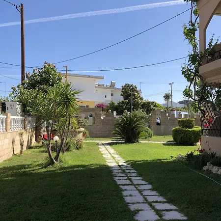 Jimmy's Garden Hotel