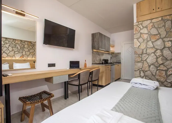 Jimmy's Garden Hotel 3*