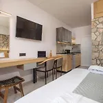Jimmy's Garden Hotel 3*