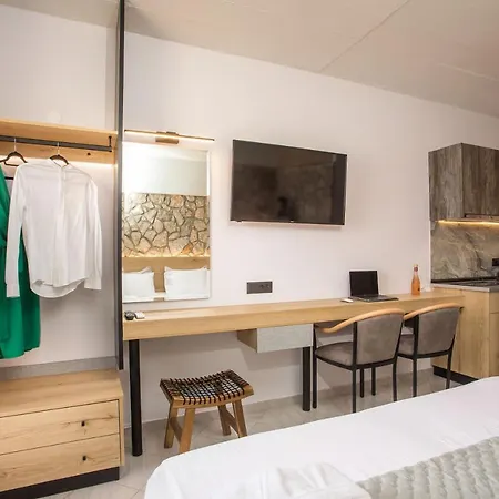 Jimmy's Garden Hotel 3*